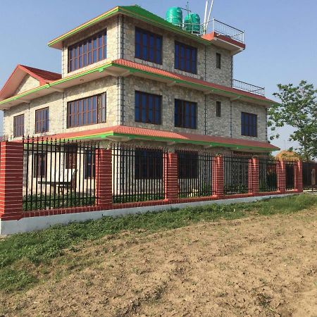 Chitwan Homestay Bharatpur  Bagian luar foto